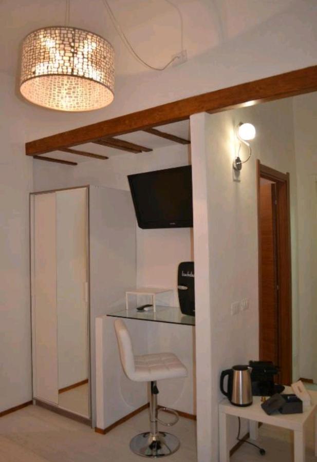 La Tana Della Volpe Hotel ลาสเปเซีย ภายนอก รูปภาพ